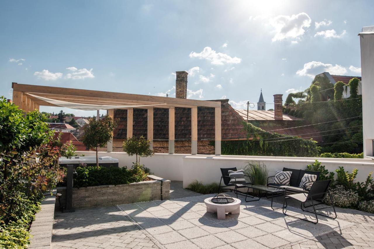 Loftlakasom**** Aparthotel Veszprém Екстериор снимка