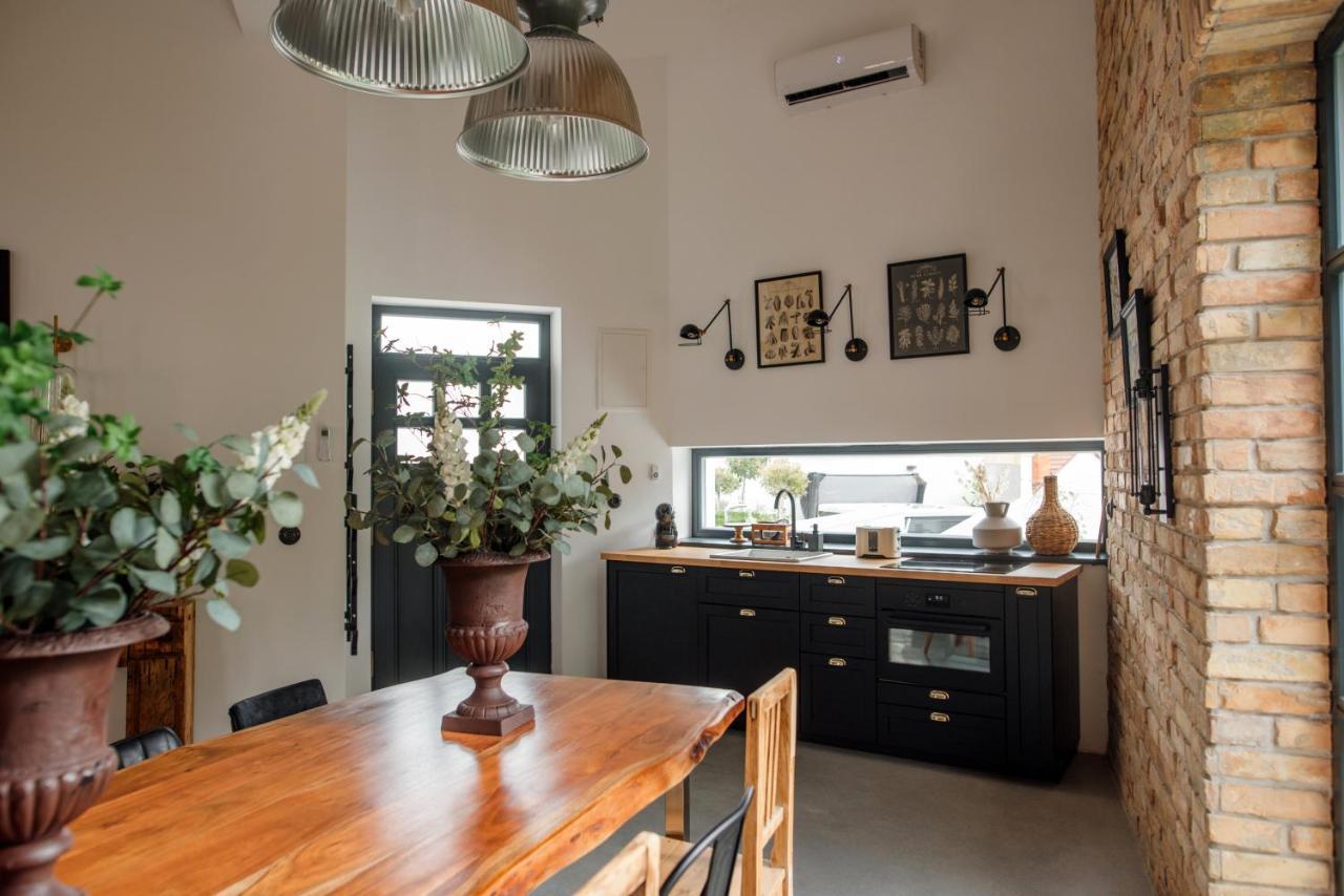 Loftlakasom**** Aparthotel Veszprém Екстериор снимка